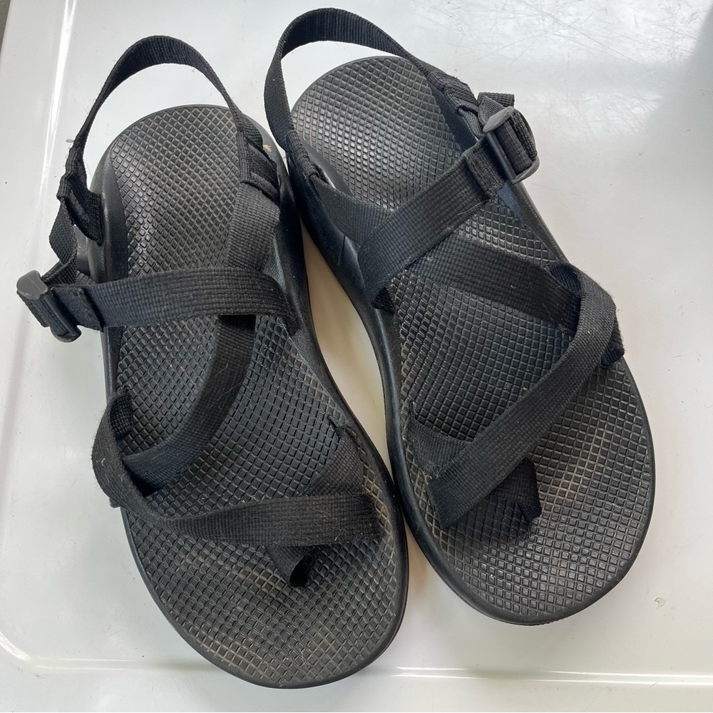 Men’s chacos size 10